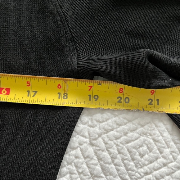 $15 takes this Vintage Finity Cardigan. Size Medium - Picture 11 of 14